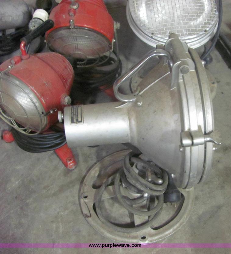 image for item 6322 Assorted lights