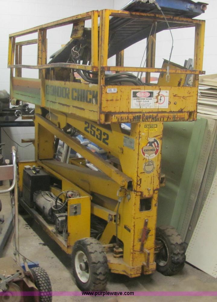 image for item 6358 Condor Chick 2532 scissor lift