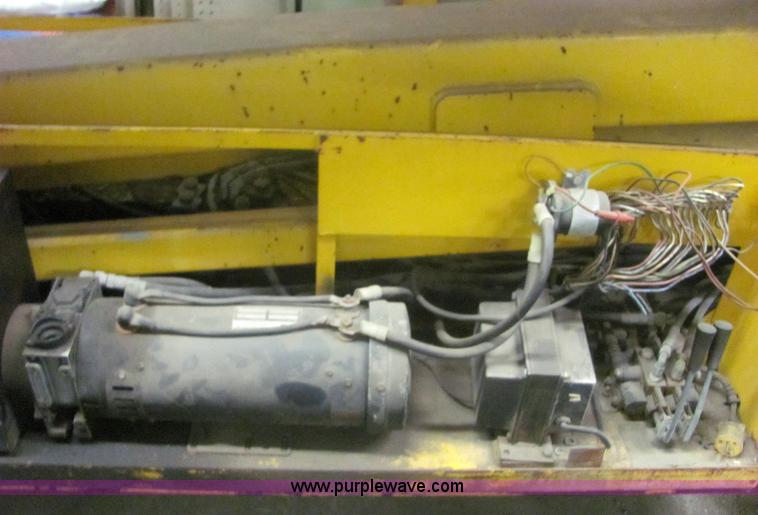 image for item 6358 Condor Chick 2532 scissor lift