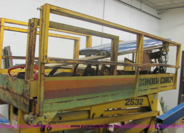image for item 6358 Condor Chick 2532 scissor lift