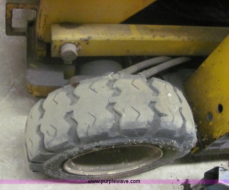 image for item 6358 Condor Chick 2532 scissor lift