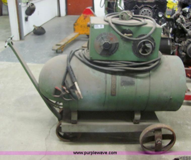 image for item 6359 Lincoln 300 AC welder
