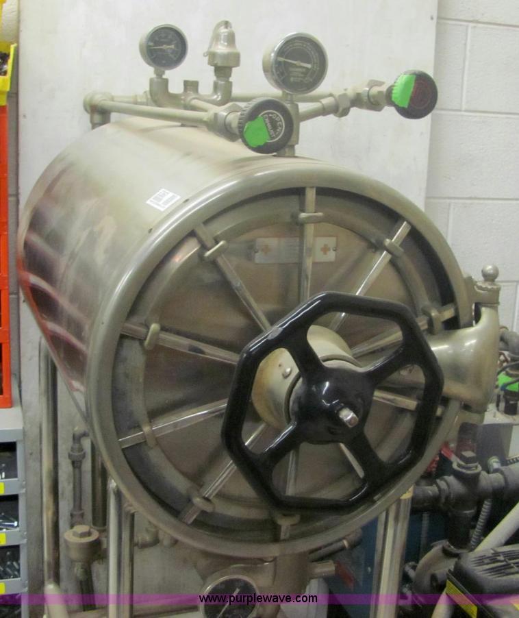 image for item 6360 American Sterilizer Company auto clave