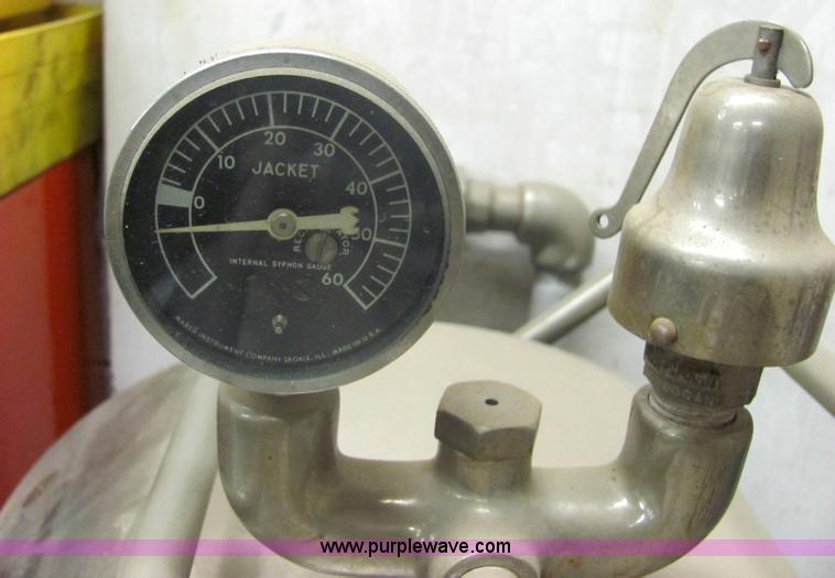 image for item 6360 American Sterilizer Company auto clave