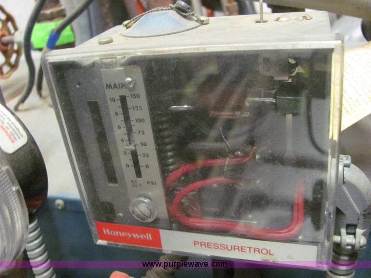 image for item 6360 American Sterilizer Company auto clave