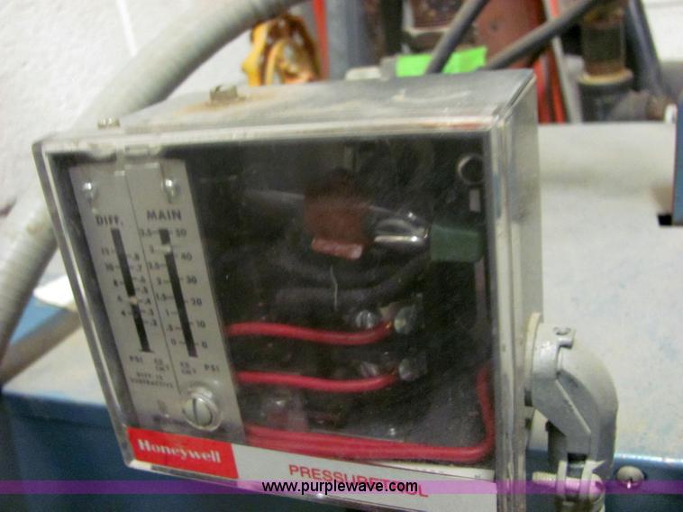 image for item 6360 American Sterilizer Company auto clave