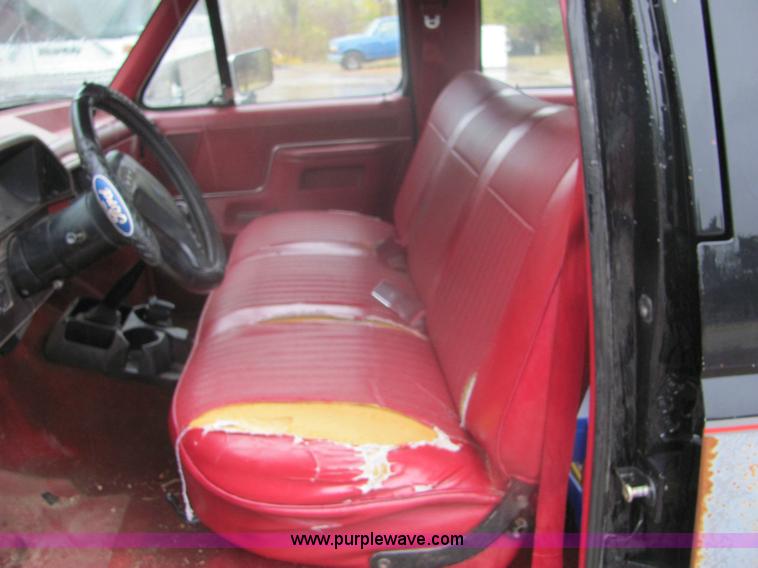 image for item 6362 1990 Ford F350 pickup truck