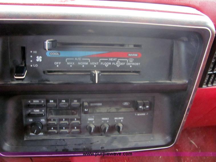 image for item 6362 1990 Ford F350 pickup truck