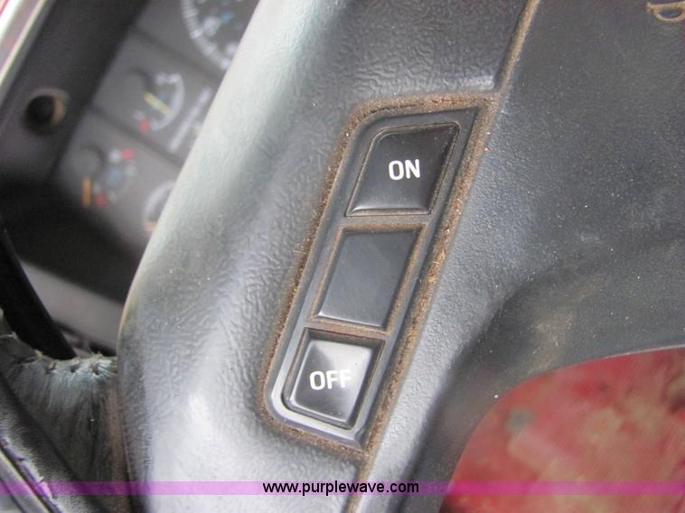 image for item 6362 1990 Ford F350 pickup truck