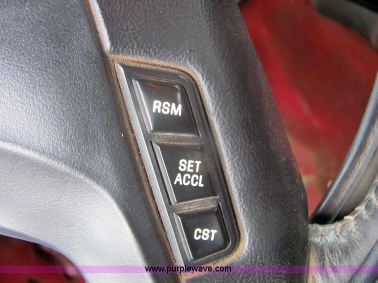 image for item 6362 1990 Ford F350 pickup truck