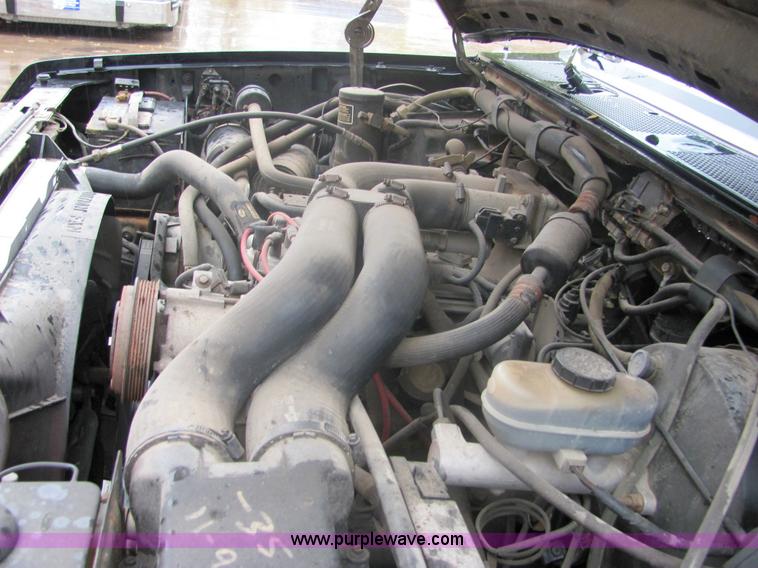 image for item 6362 1990 Ford F350 pickup truck