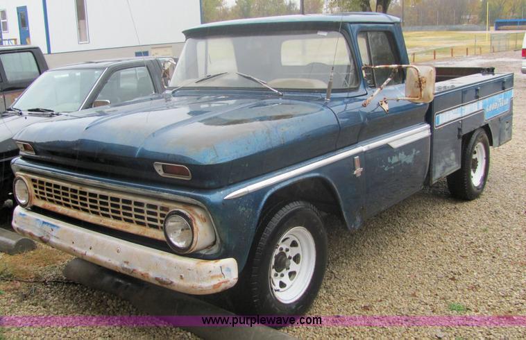 image for item 6363 1963 Chevrolet C-20 pickup truck