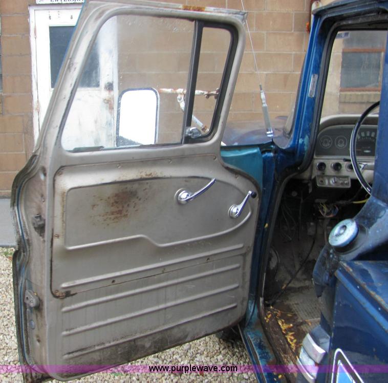 image for item 6363 1963 Chevrolet C-20 pickup truck