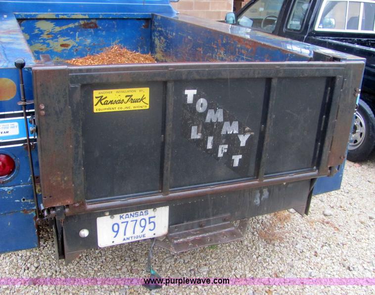 image for item 6363 1963 Chevrolet C-20 pickup truck