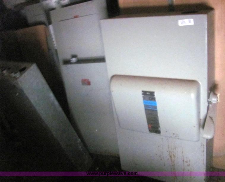 image for item 6364 (25) assorted heavy duty switches and electric pannels