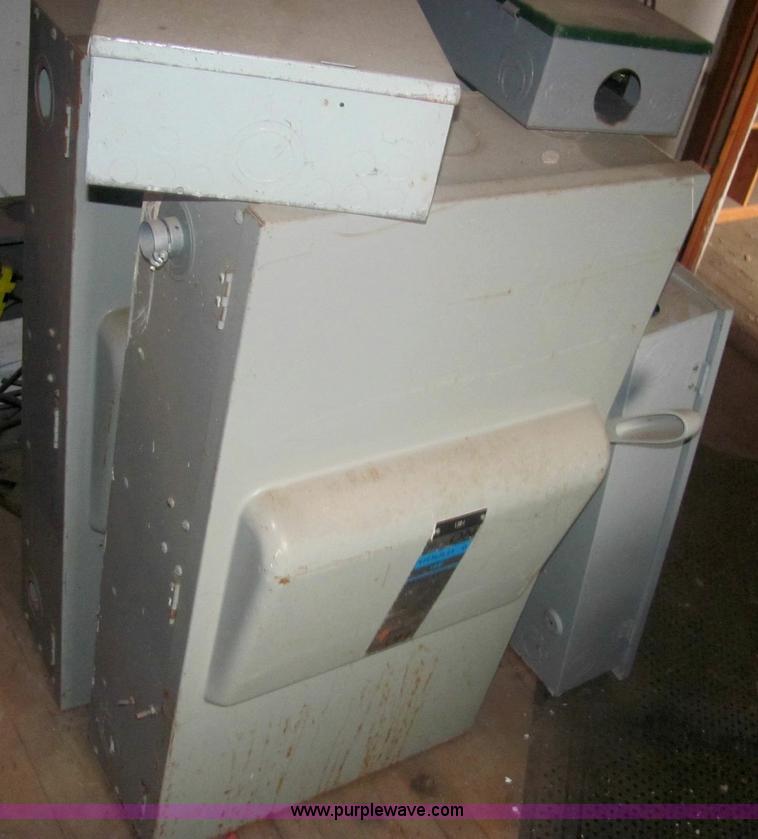 image for item 6364 (25) assorted heavy duty switches and electric pannels