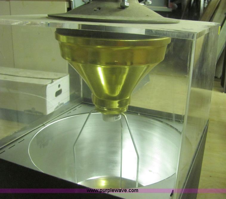 image for item 6365 Assorted lights