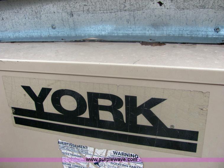 image for item 6367 40' x 60' steel building