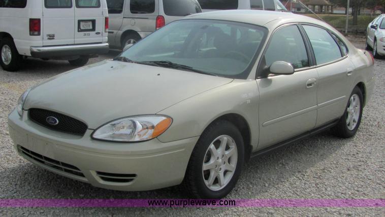 image for item 6368 2005 Ford Taurus SEL
