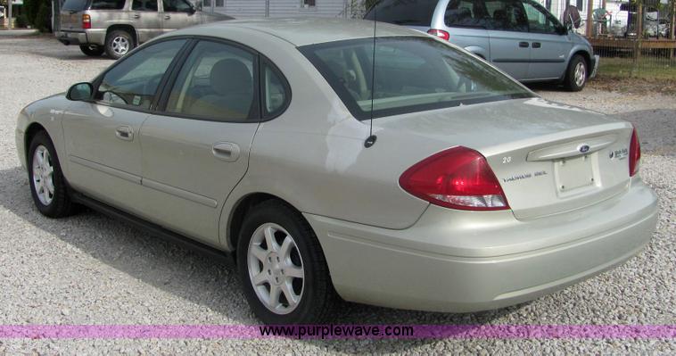 image for item 6368 2005 Ford Taurus SEL