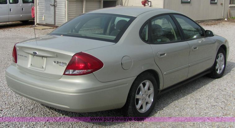 image for item 6368 2005 Ford Taurus SEL