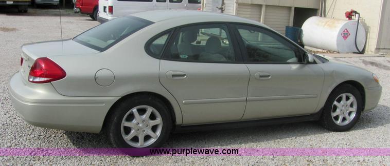 image for item 6368 2005 Ford Taurus SEL