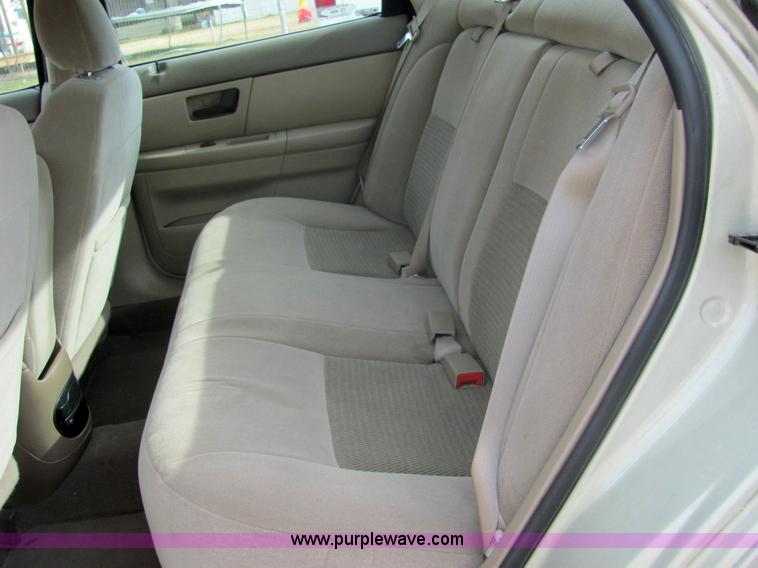 image for item 6368 2005 Ford Taurus SEL