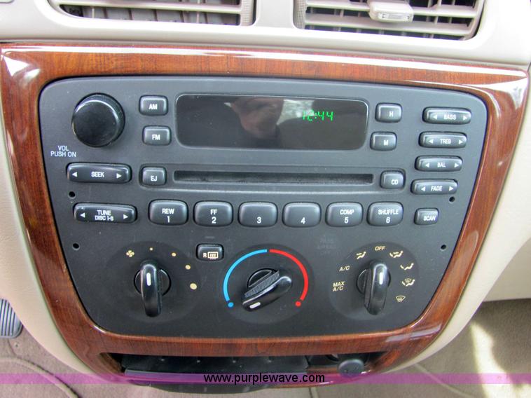 image for item 6368 2005 Ford Taurus SEL