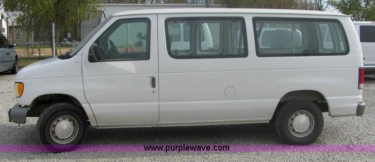 image for item 6369 1998 Ford Club Wagon E150 van