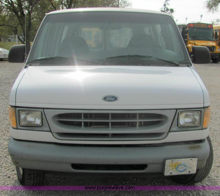 image for item 6369 1998 Ford Club Wagon E150 van