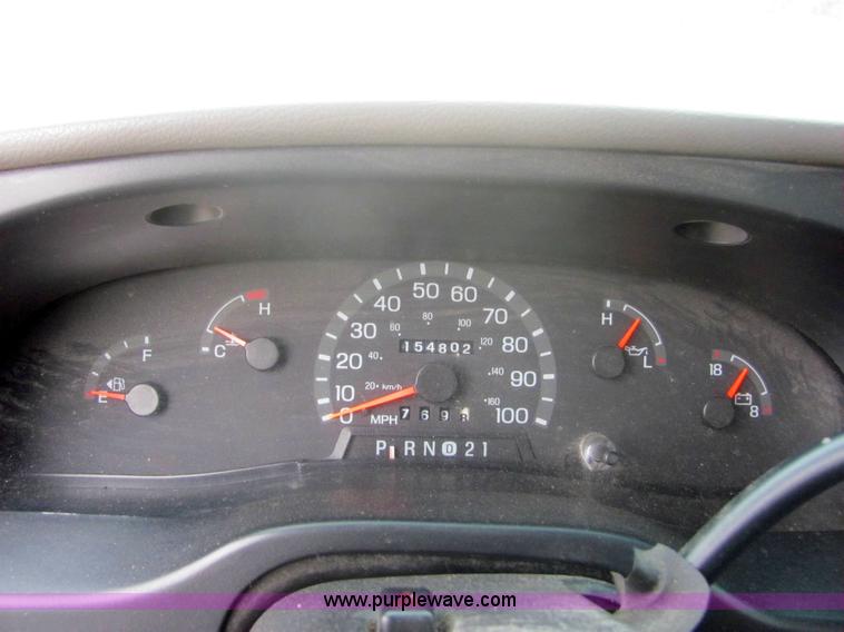 image for item 6369 1998 Ford Club Wagon E150 van