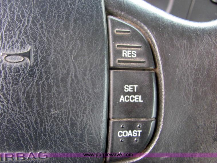 image for item 6369 1998 Ford Club Wagon E150 van