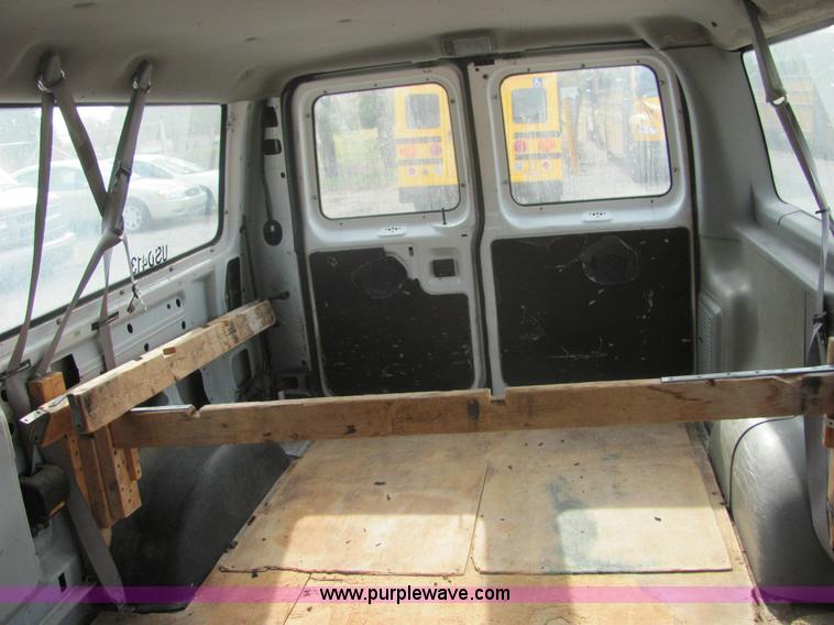 image for item 6369 1998 Ford Club Wagon E150 van