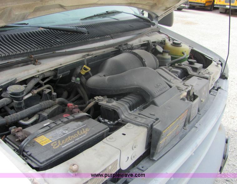 image for item 6369 1998 Ford Club Wagon E150 van