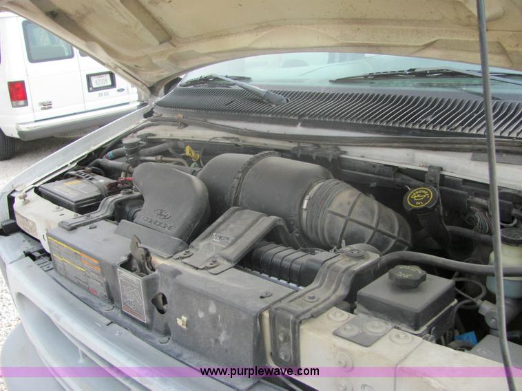 image for item 6369 1998 Ford Club Wagon E150 van