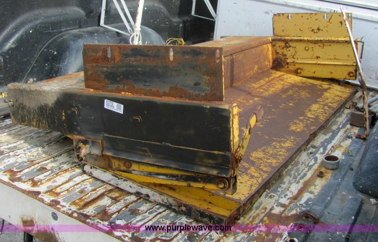 image for item 6370 Tommy Gate tailgate lift