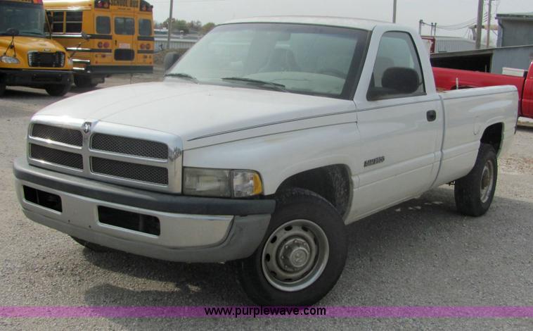image for item 6372 2001 Dodge Ram 2500 pickup truck