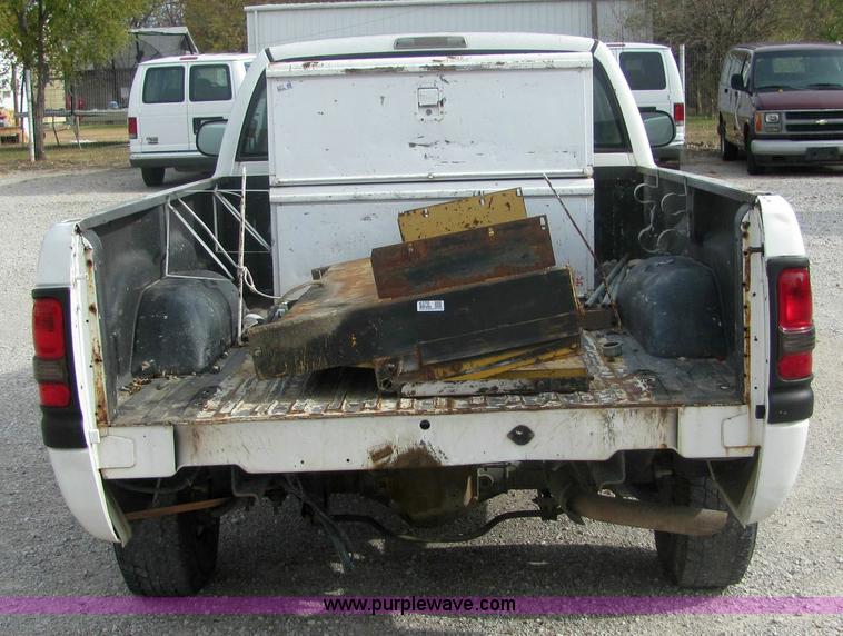 image for item 6372 2001 Dodge Ram 2500 pickup truck