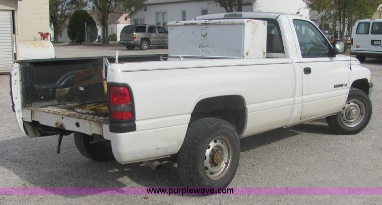 image for item 6372 2001 Dodge Ram 2500 pickup truck