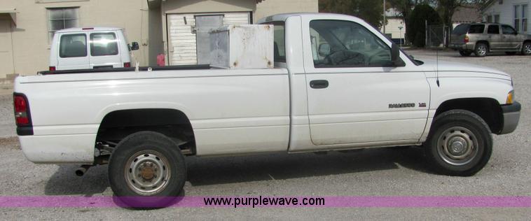 image for item 6372 2001 Dodge Ram 2500 pickup truck