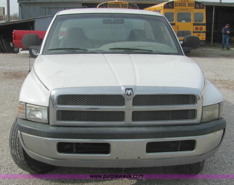 image for item 6372 2001 Dodge Ram 2500 pickup truck