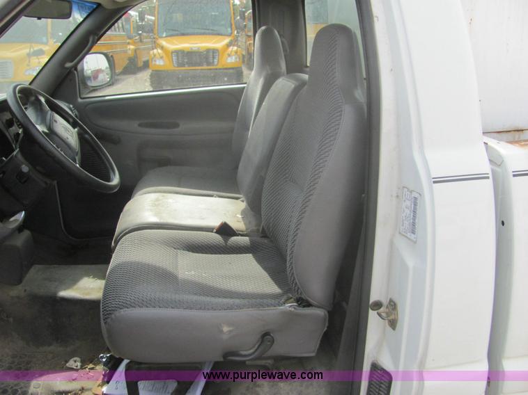 image for item 6372 2001 Dodge Ram 2500 pickup truck