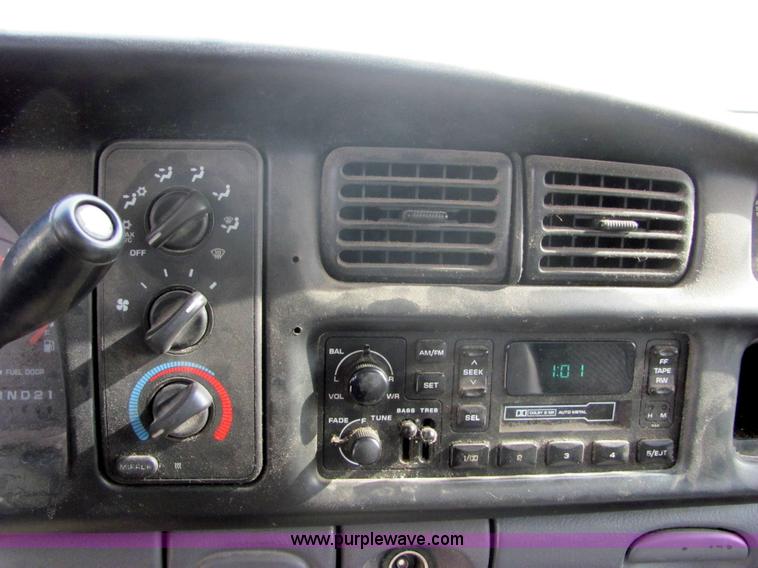 image for item 6372 2001 Dodge Ram 2500 pickup truck