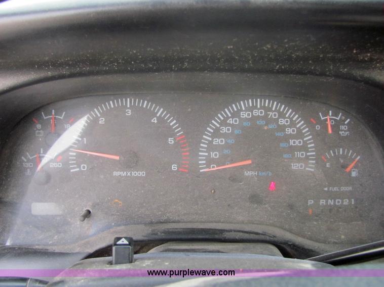 image for item 6372 2001 Dodge Ram 2500 pickup truck