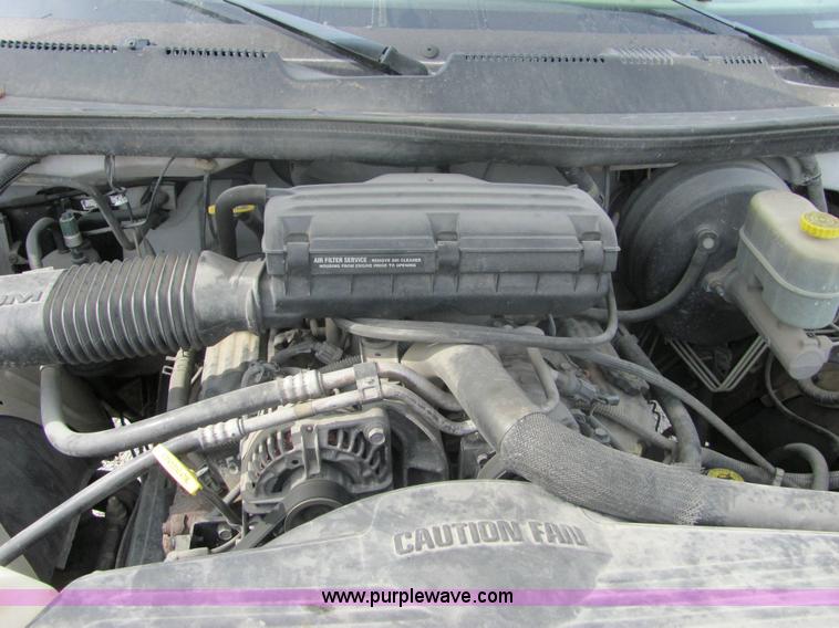 image for item 6372 2001 Dodge Ram 2500 pickup truck