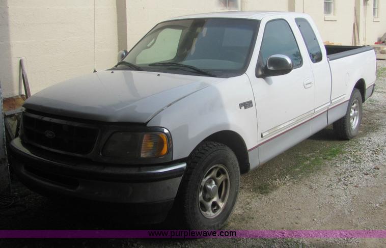 image for item 6373 1997 Ford F150 XLT pickup truck