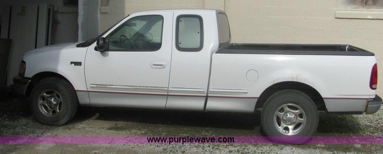 image for item 6373 1997 Ford F150 XLT pickup truck