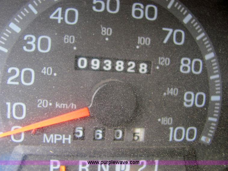 image for item 6373 1997 Ford F150 XLT pickup truck