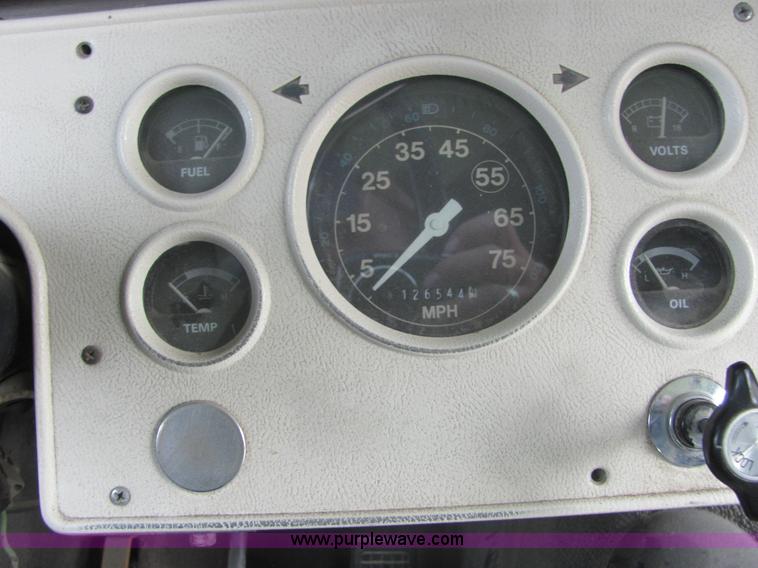 image for item 6374 1992 Ford B700 Thomas Built school bus