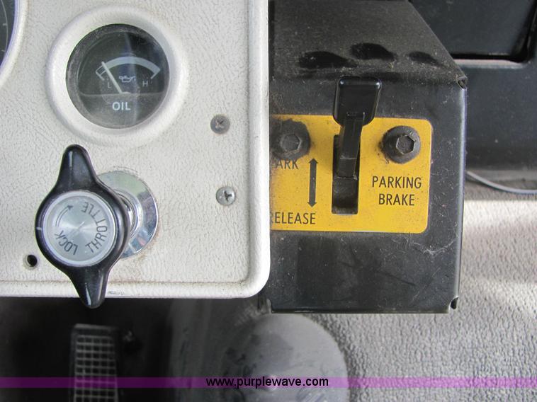 image for item 6374 1992 Ford B700 Thomas Built school bus